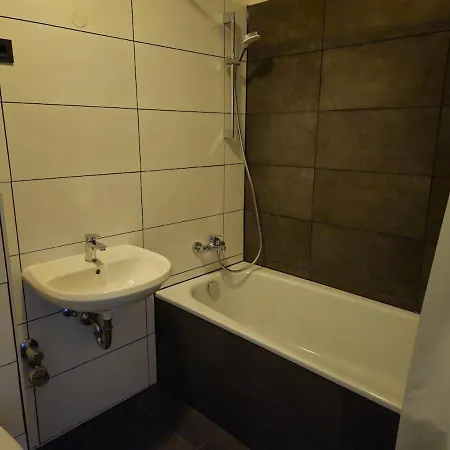 Apartment Charming Messenaehe Cologne