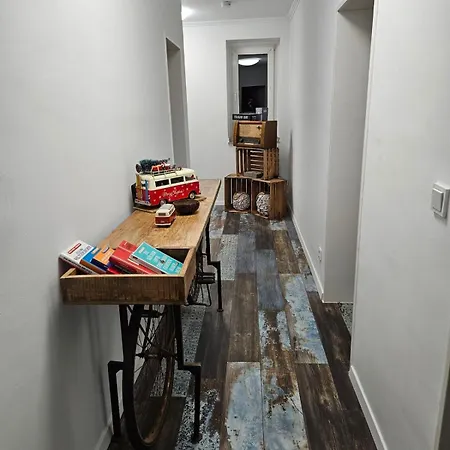 Charming Messenaehe *