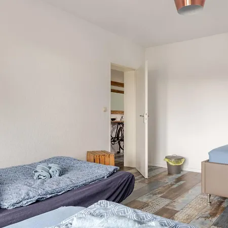 Charming Messenaehe Apartment Cologne